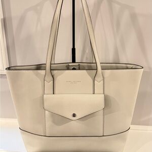 Marc Jacobs Elegant Cream Tote
